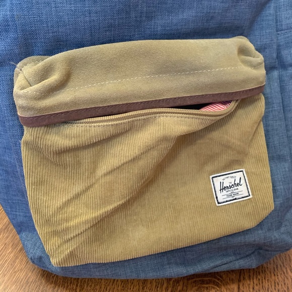 Classic Herschel Backpack - Picture 4 of 5